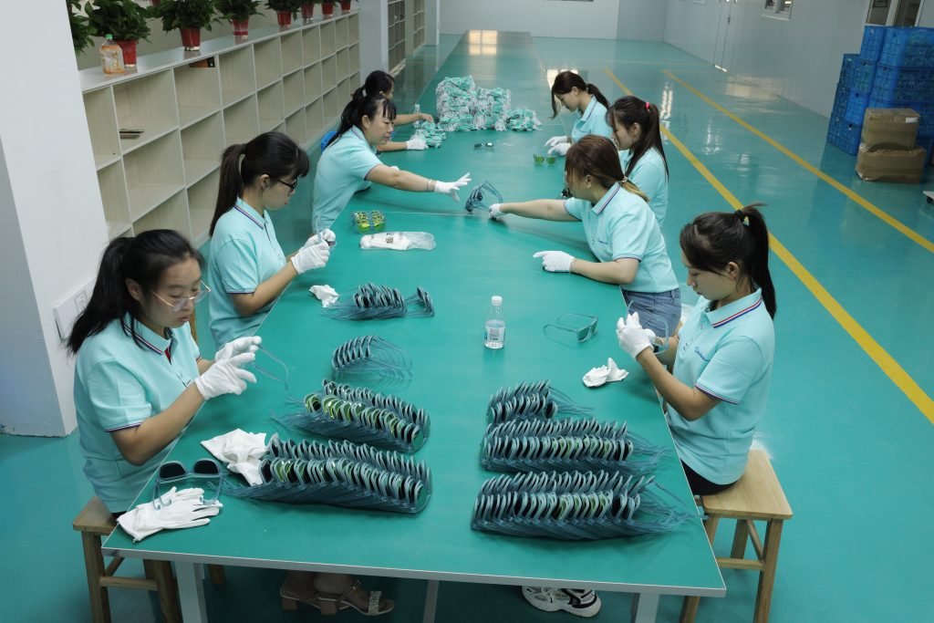 Bisoneyewear factory photo